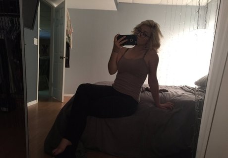 Fooya nudes model photo