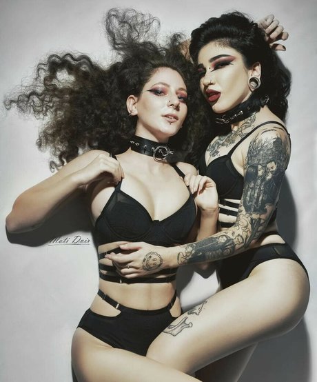 Nico Aro best model picture