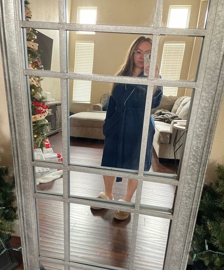 notyouraverage star top photo