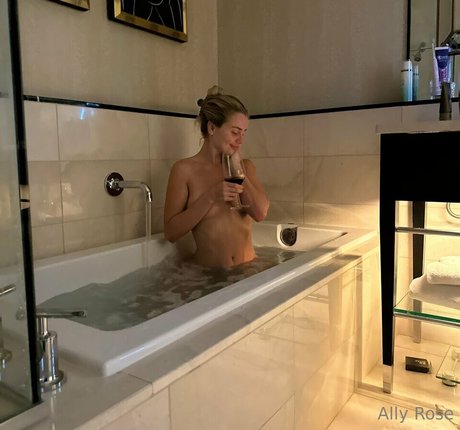 Allyyyrose nude pornstar archive