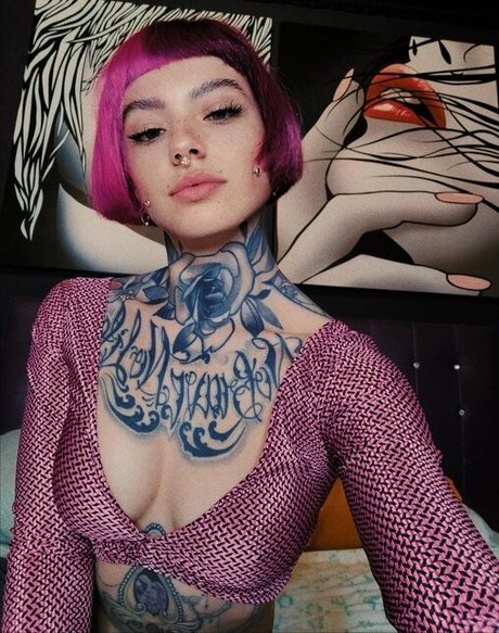 Pink Suicide naked model image