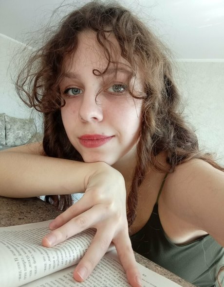 maycurlyvip star hot pics