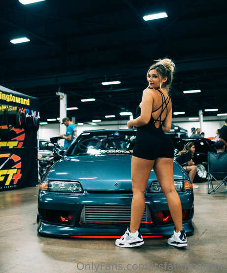 itsfaithmarone model exclusive photos