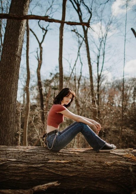 Soggyalien22 art actress images