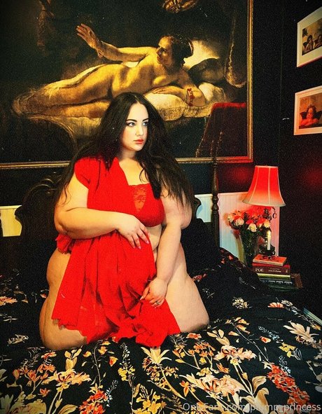 plump princess model beautiful pictures
