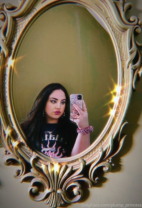 plump princess model hot images