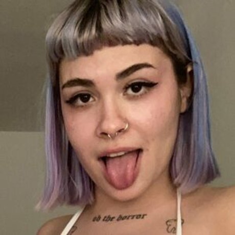 Dyebug model art galleries