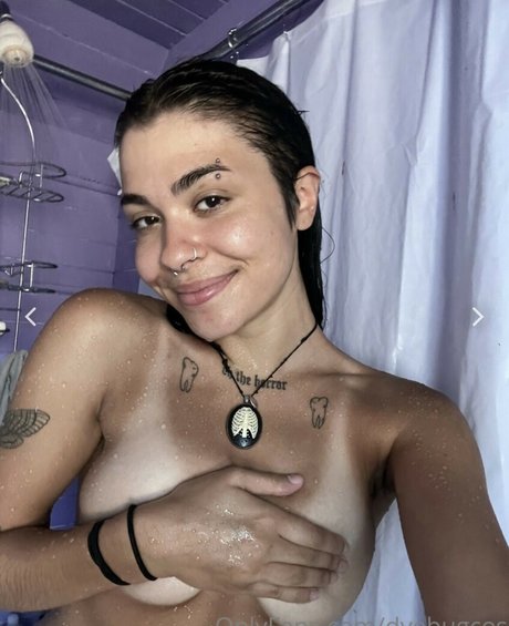 Dyebug nude actress img