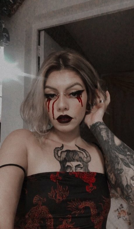 Hazyharlxt erotic model photo