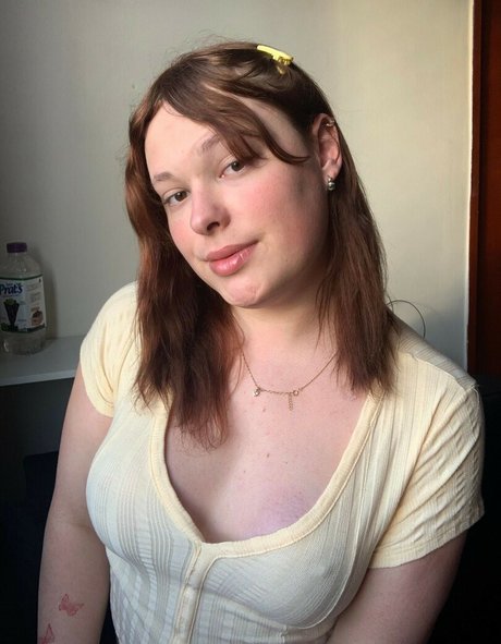 Ofelelia Scheider star pretty photo