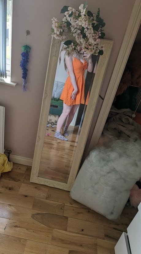 Bat Maisie exclusive actress image