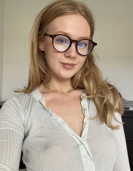 Librarosebud star nudes img