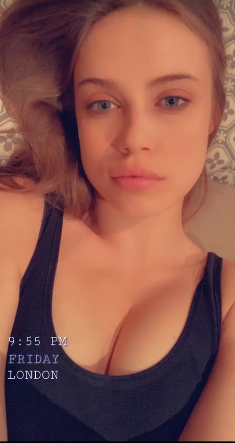 Xenia Tchoumi naked star photos