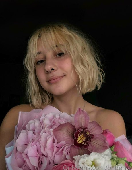 liloo moon pretty actress images