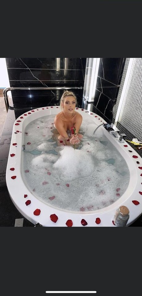 Lele Pons model naked archive