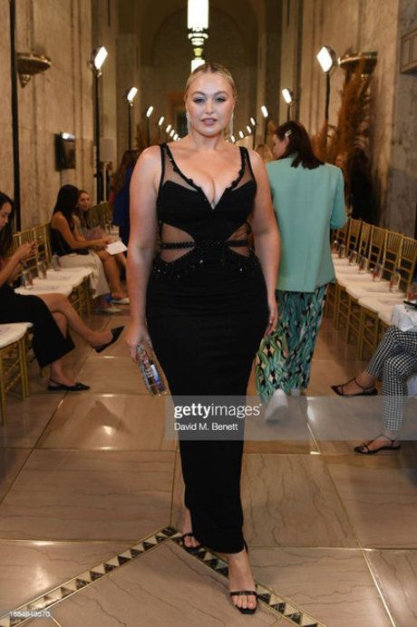 Iskra Lawrence erotic star archive