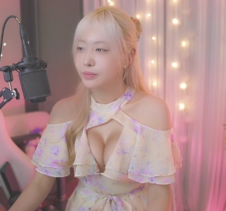 Yunicorn19 hot star photo