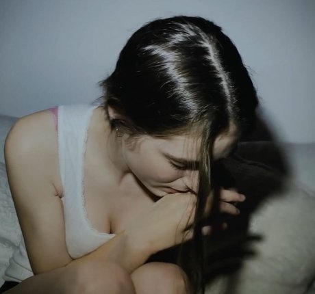 Jasmine van den Bogaerde nude actress img