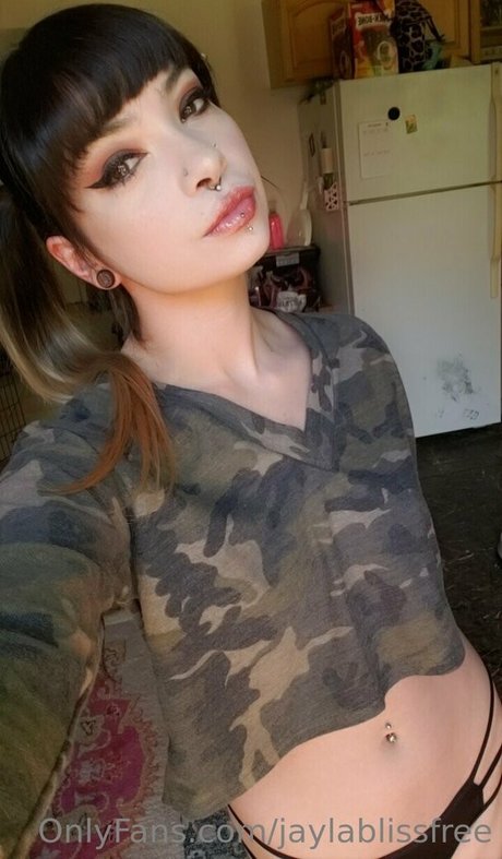 jaylablissfree naked pornstar picture