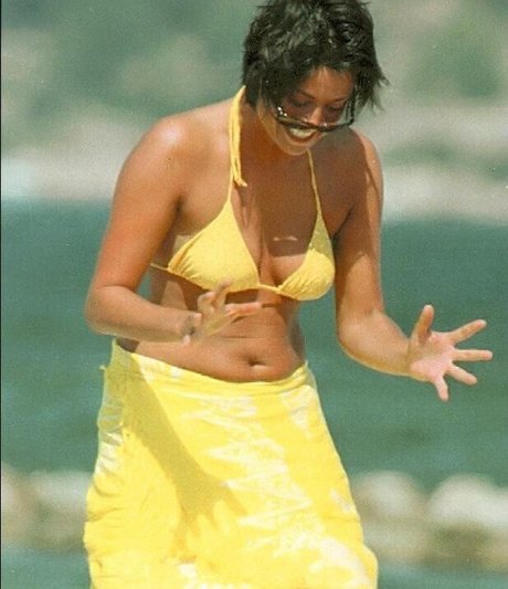 Melanie Sykes sexy star image