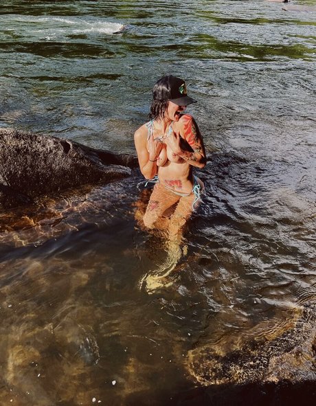 Sierra Wobb star sexy pic