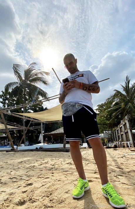 loohoodz star high quality pic