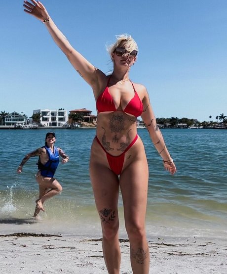 Taylor Hughs pornstar pretty photo