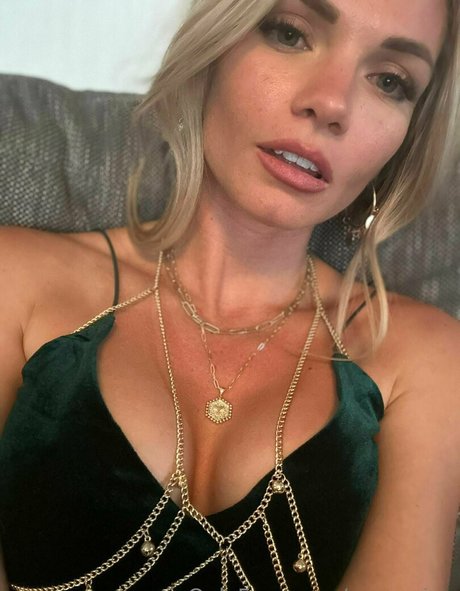 ezrapaige star naked pictures