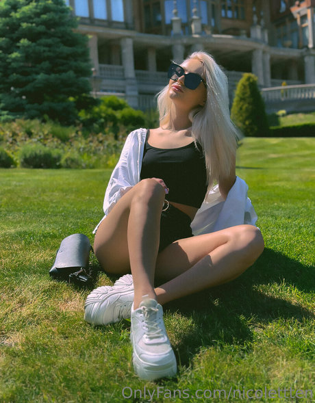 nicolettten pretty actress pic