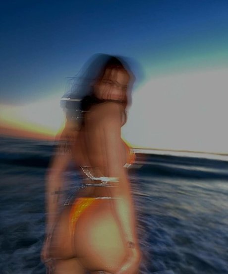 Anannke adult model picture