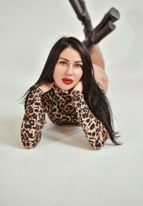 olivi pearl high quality model pic