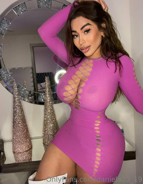 daniela23 19 hot actress pics