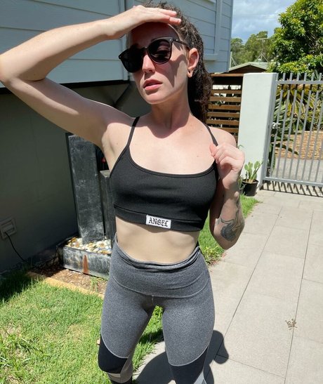 Skye Sharp model top pics