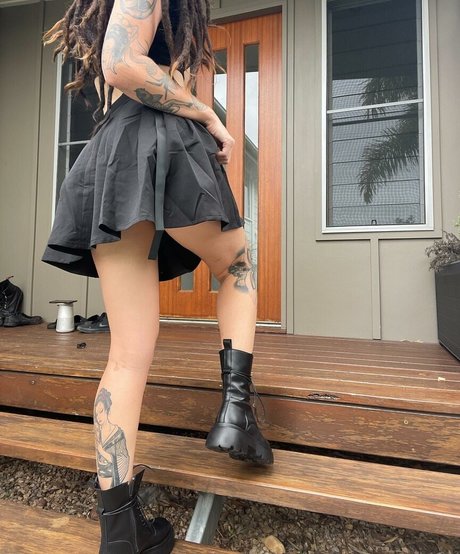 Skye Sharp beautiful model pics