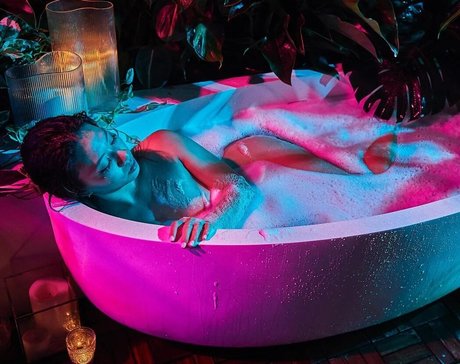 inanimatepanda pornographic star img