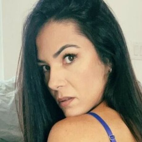 Laura Thomaz model best archive