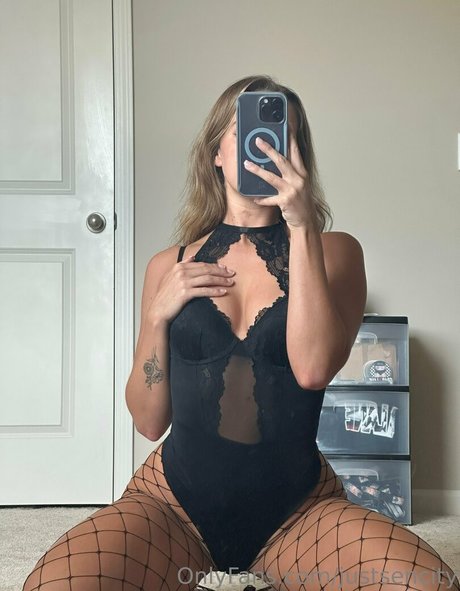 Sen City pornstar exclusive pic