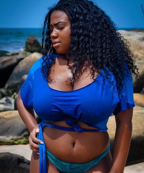 Karollaynna Rocha art model galleries