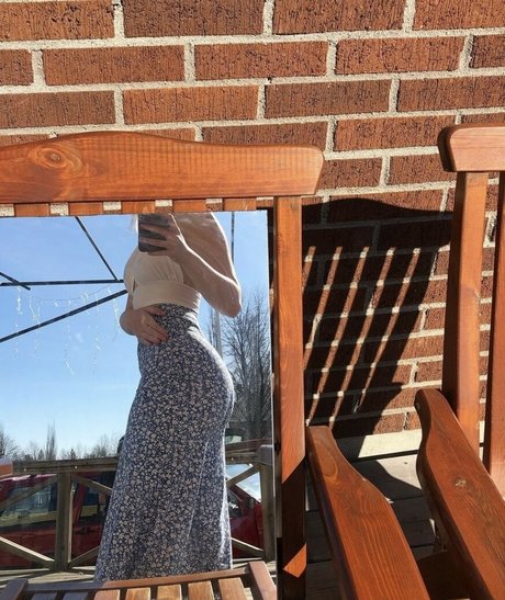 Arielle Burstrom nudes star pictures