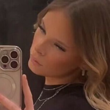 Arielle Burstrom model nude img