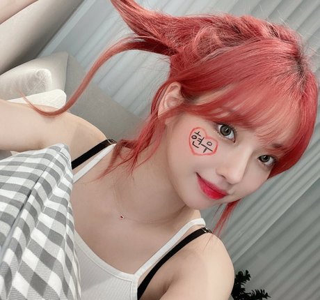 Se Yeon pornstar nude img