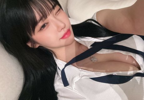 Se Yeon hot pornstar photo