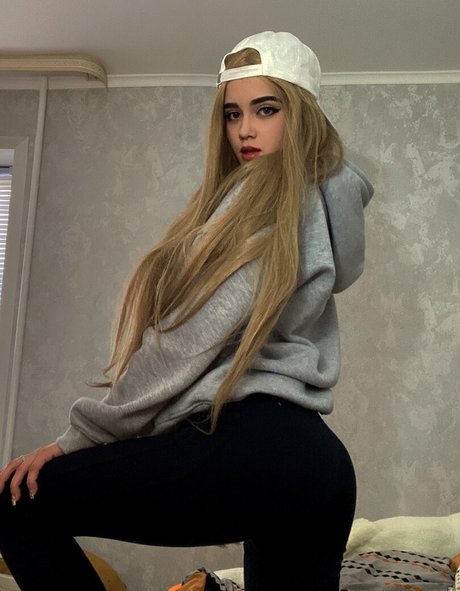 lelyamt perfect pornstar img