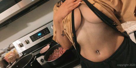 Keriii00 pornographic model gallery