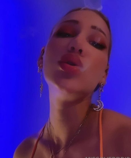 missoverdrip naked actress pic