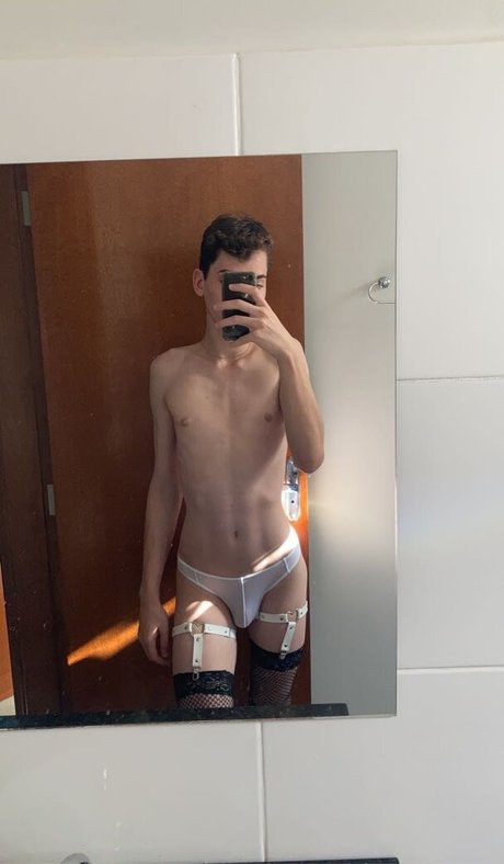 Femboyzx_ free star pictures