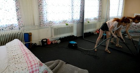 little bee free xxx actress galleries