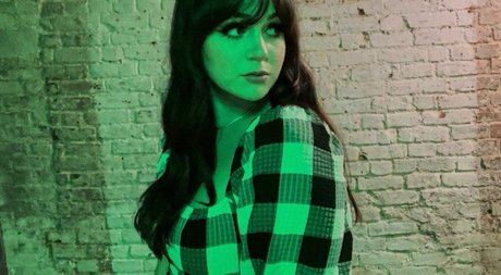 LuLa Robs pretty model img