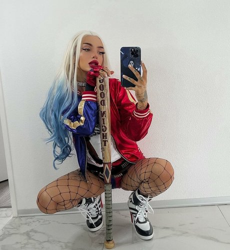 aesthymes pretty model picture