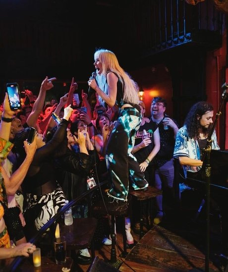 Carly Rae Jepsen top star img